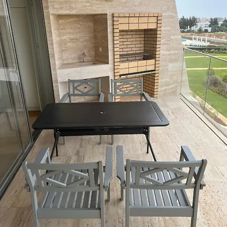 Gorgeous With Pools And Golf Court View Apartment Quarteira