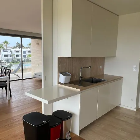 Apartment Gorgeous With Pools And Golf Court View