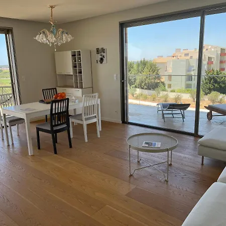 Apartment Gorgeous With Pools And Golf Court View