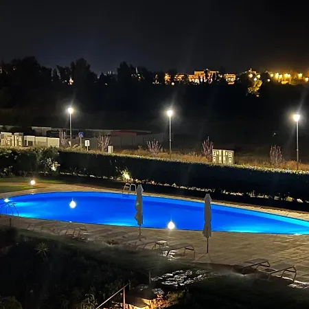 Apartment Gorgeous With Pools And Golf Court View